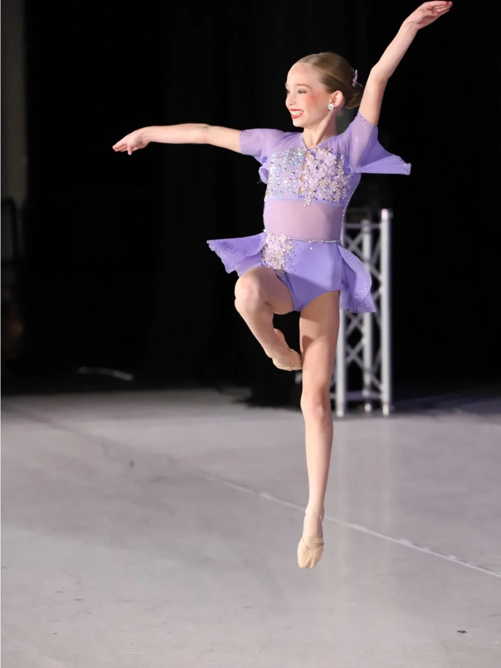 Beautiful lavender lilac purple custom lyrical costume!! Size 7/8